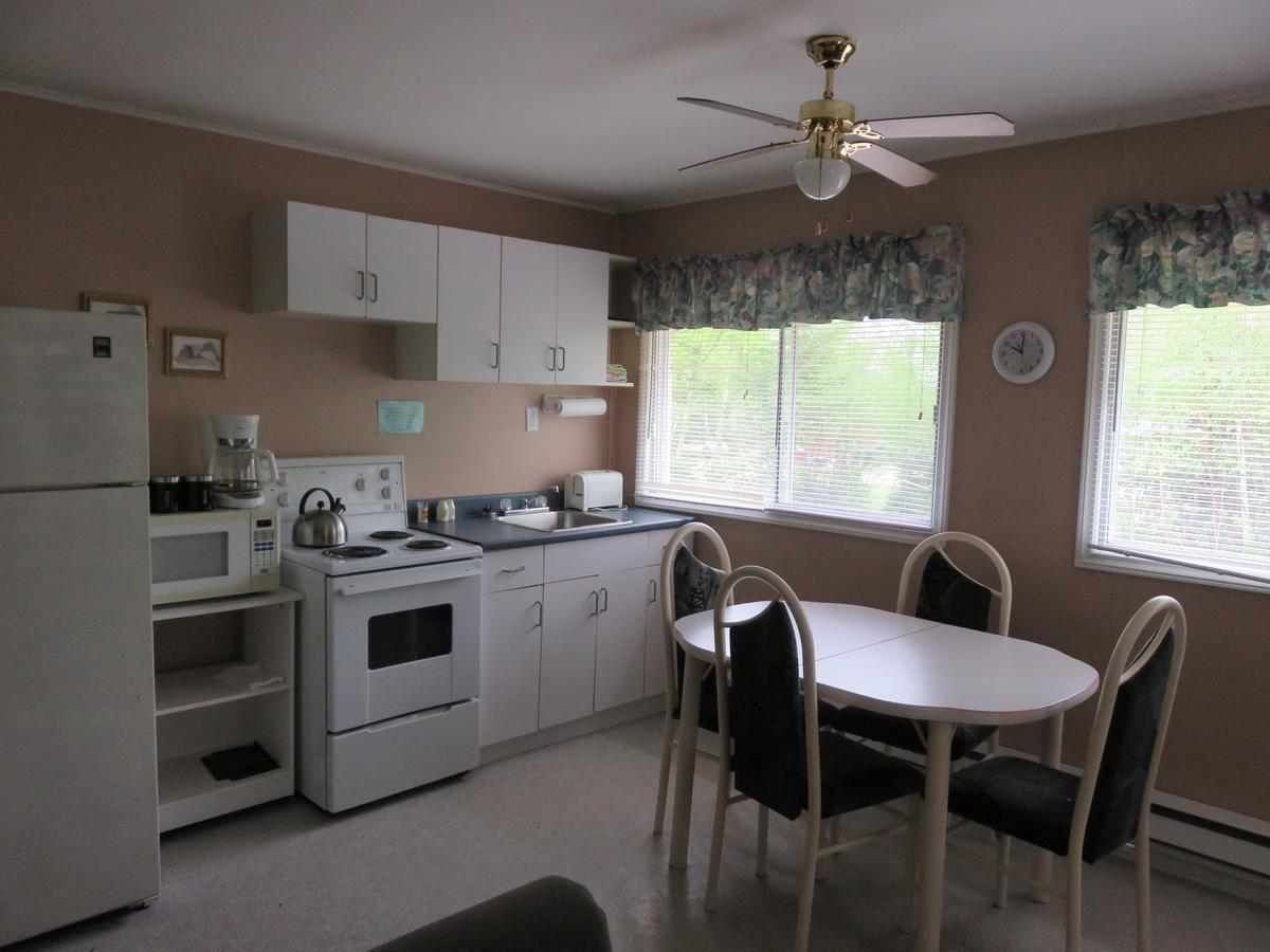 Lush'S Cottages Cormack Bagian luar foto